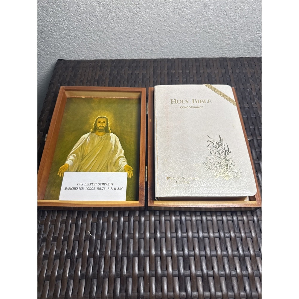 Vintage 70s Cedar Wooden Box Holy Bible Prince Of Peace